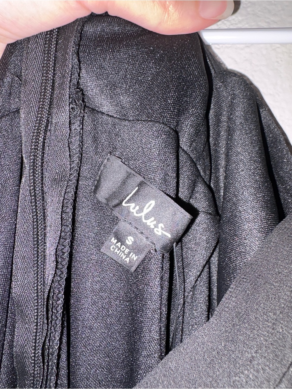 Lulu's Black V-Neck Pleated Maxi Dress - Picture 5 of 6